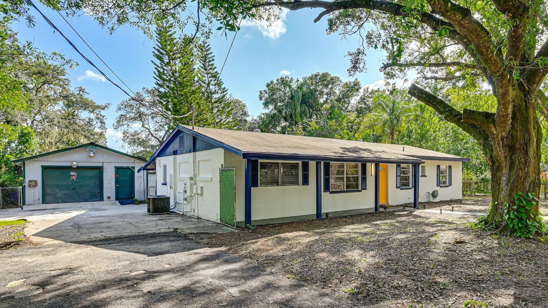 3 Mi To Usf Chic Home With Yard In Tampa! 0*, Тампа