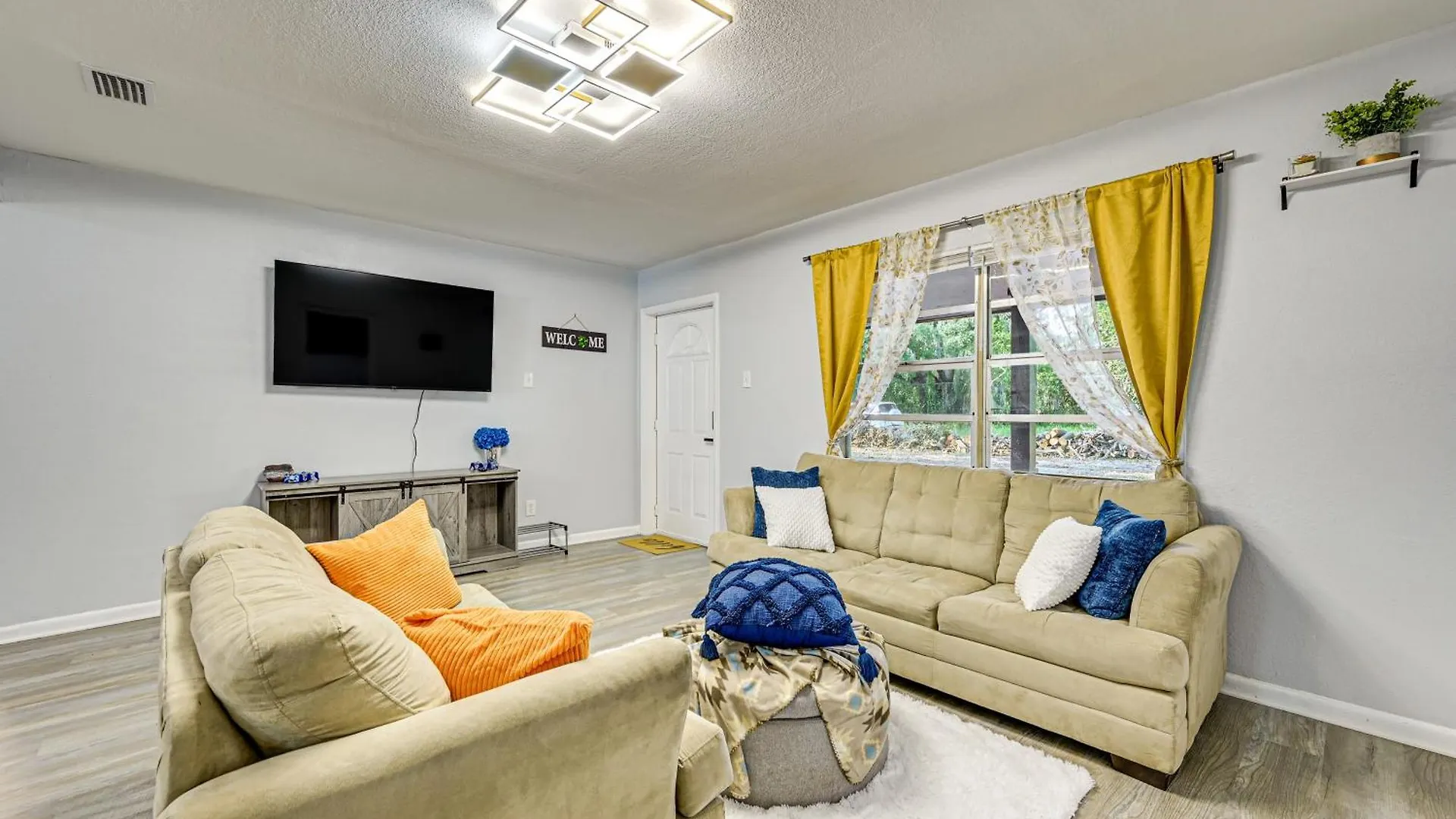 Контакты 3 Mi To Usf Chic Home With Yard In Tampa!