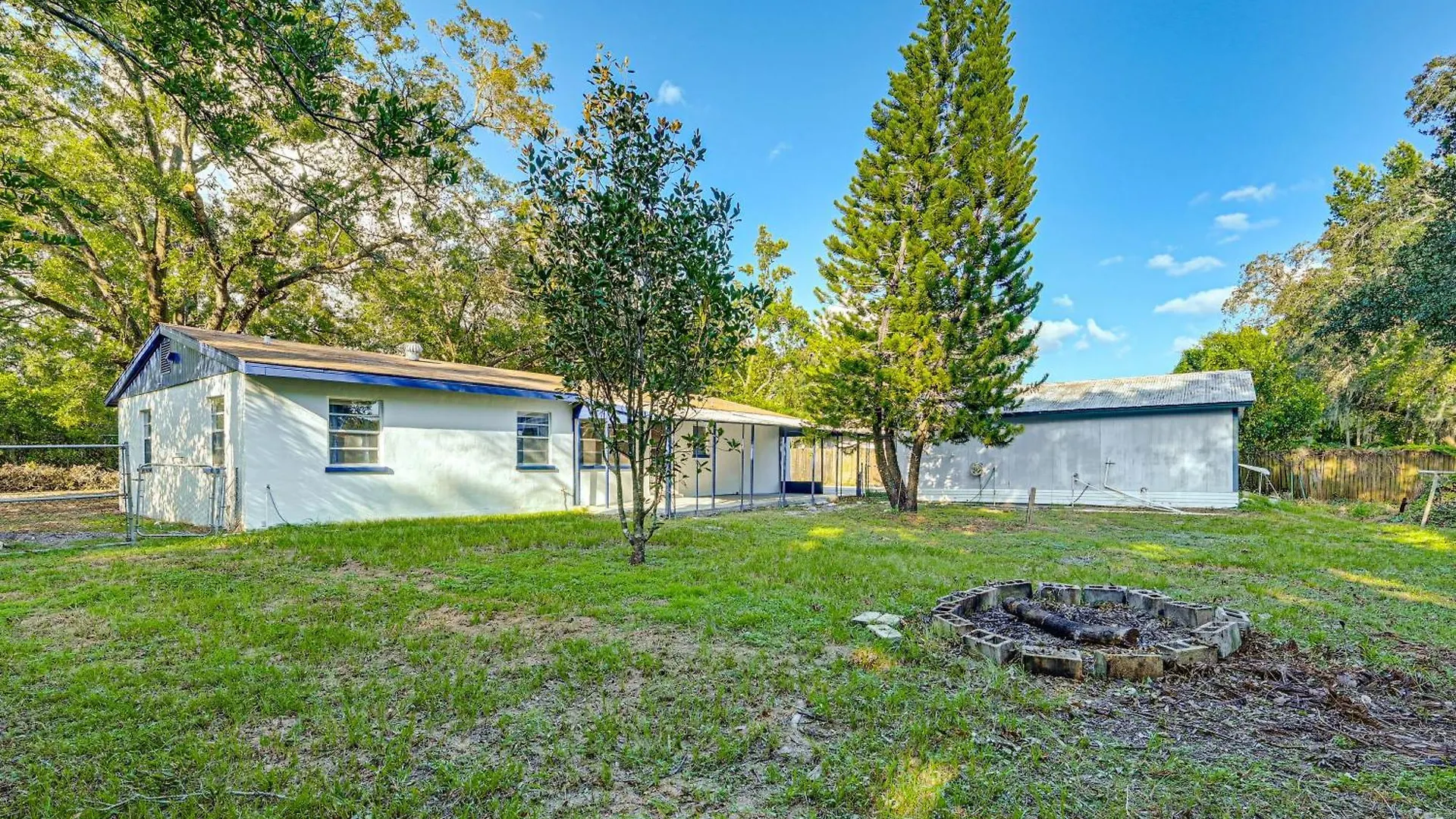 3 Mi To Usf Chic Home With Yard In Tampa! Дом отдыха